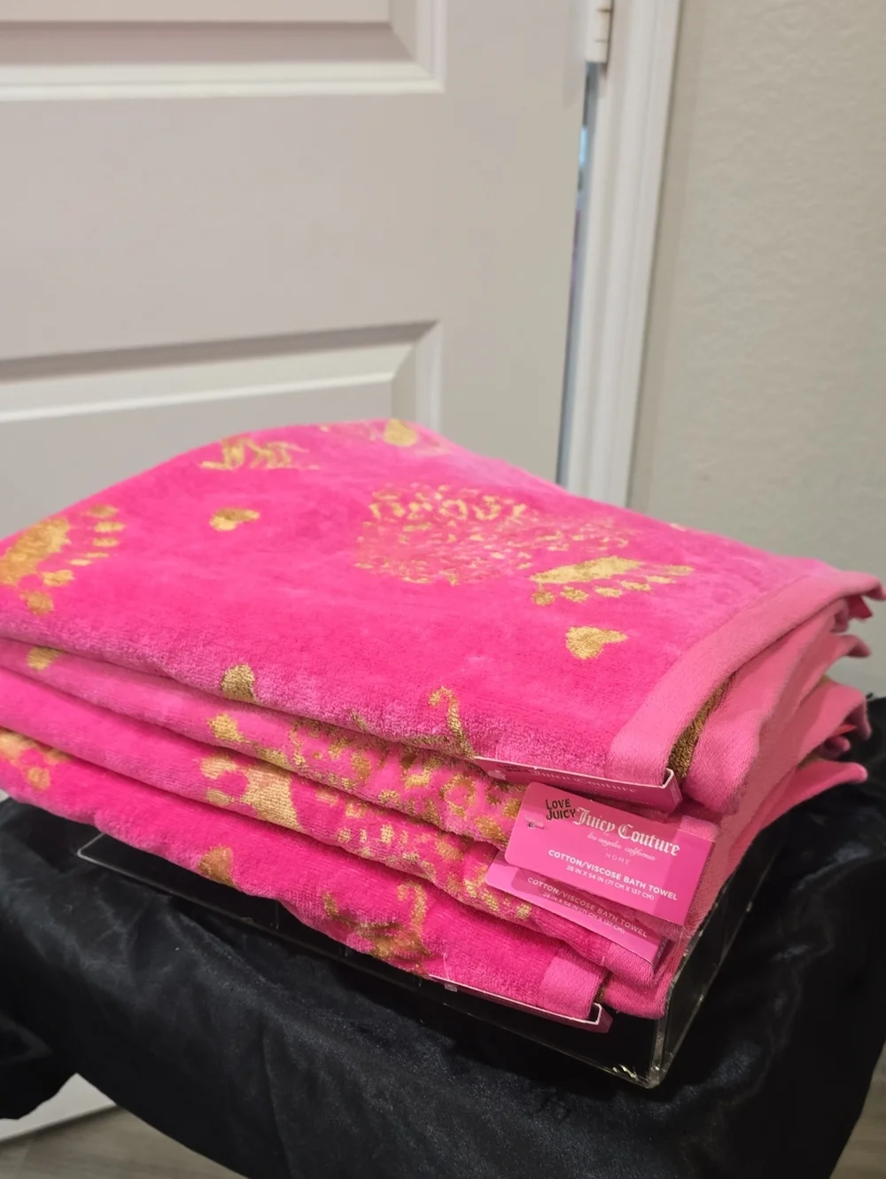 Juicy Couture Home Leopord Heart Crown Plush Bath Towel Set